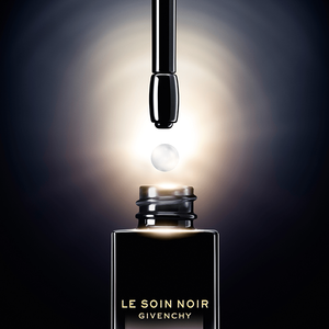 View 5 - LE SOIN NOIR EYE SERUM - The exceptional Eye Serum to visibly rejuvenate the eye contour and reveal its original light of youth. GIVENCHY - 15 ML - P000110