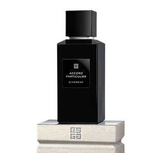 View 5 - Accord Particulier - Subtle and deep, a fragrance to be worn like a second skin. GIVENCHY - 200 ML - P031240