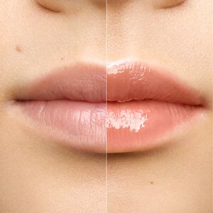 Vue 5 - BAUME À LÈVRES LIQUIDE ROSE PERFECTO - Un baume à lèvres liquide couleur et soin couture qui assure une hydratation de 24h et un fini brillant, pour des lèvres repulpées et nourries.​ GIVENCHY - Milky Nude - P084393