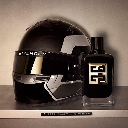 Givenchy’s unisex luxury fragrance, offering an exquisite scent that blends versatility